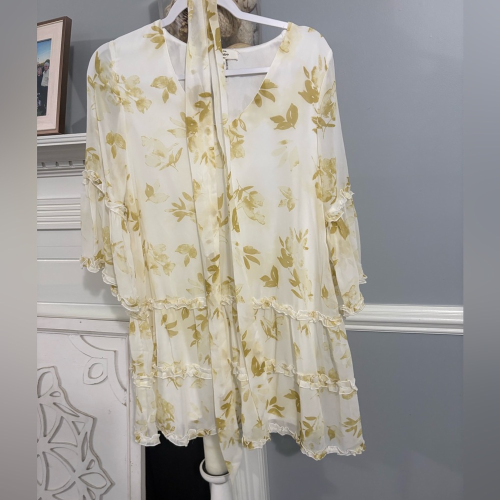 Entro size small White Dress with Yellow Floral Design